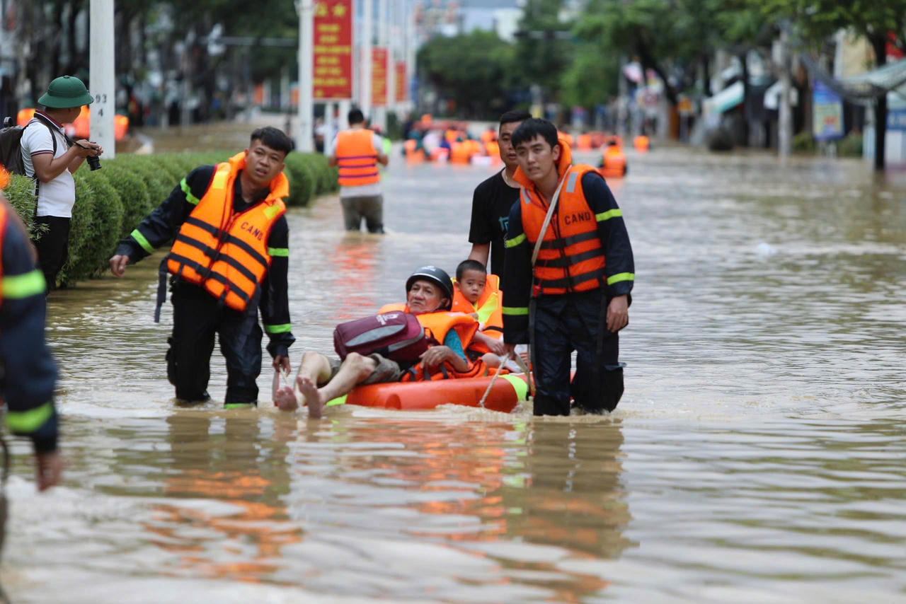 Khánh Hòa triển khai tổng lực theo chỉ đạo Chính phủ, khẩn trương khắc phục thiệt hại mưa lũ