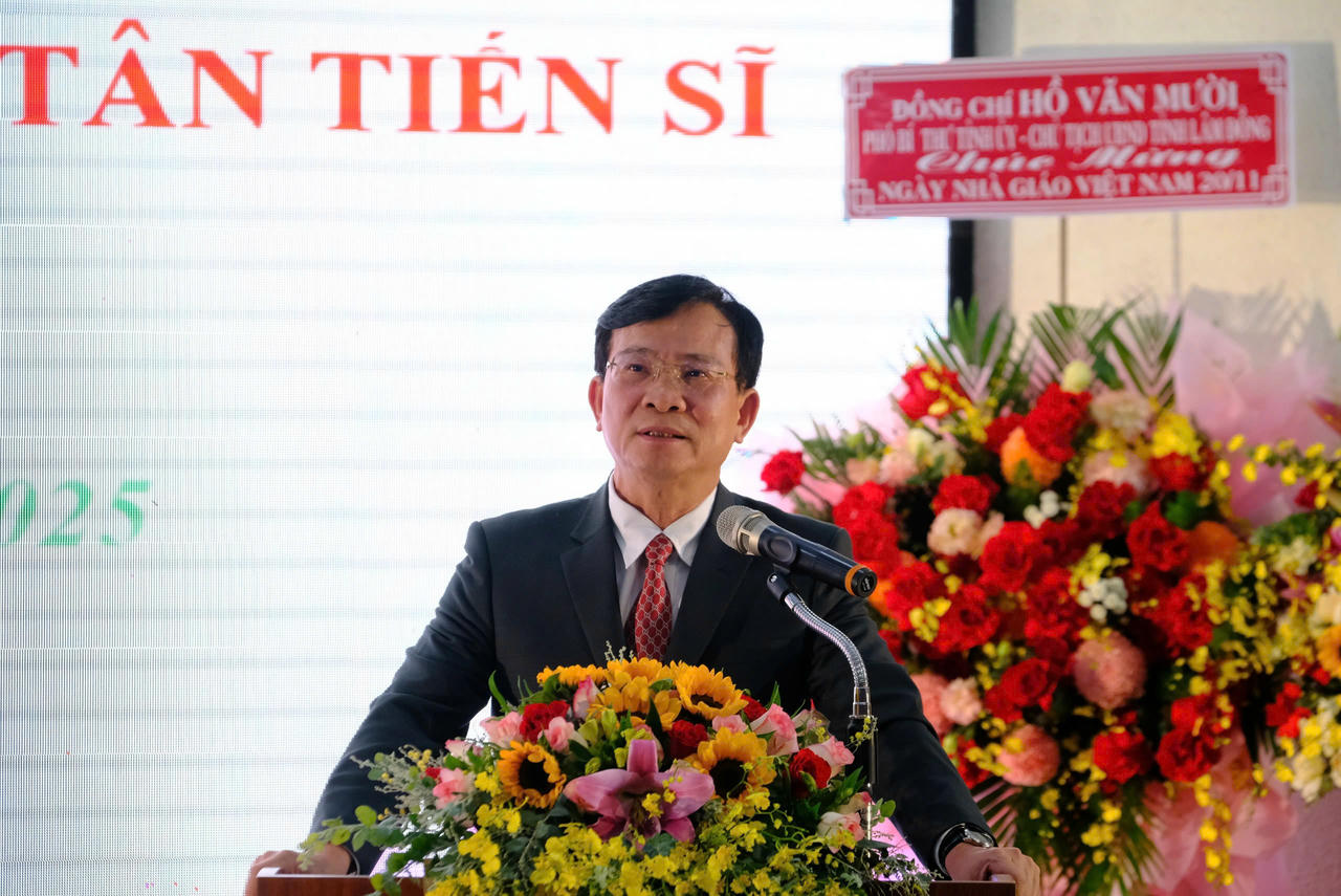 Phó Bí thư Tỉnh ủy, Chủ tịch UBND tỉnh Lâm Đồng Hồ Văn Mười phát biểu tại buổi lễ.