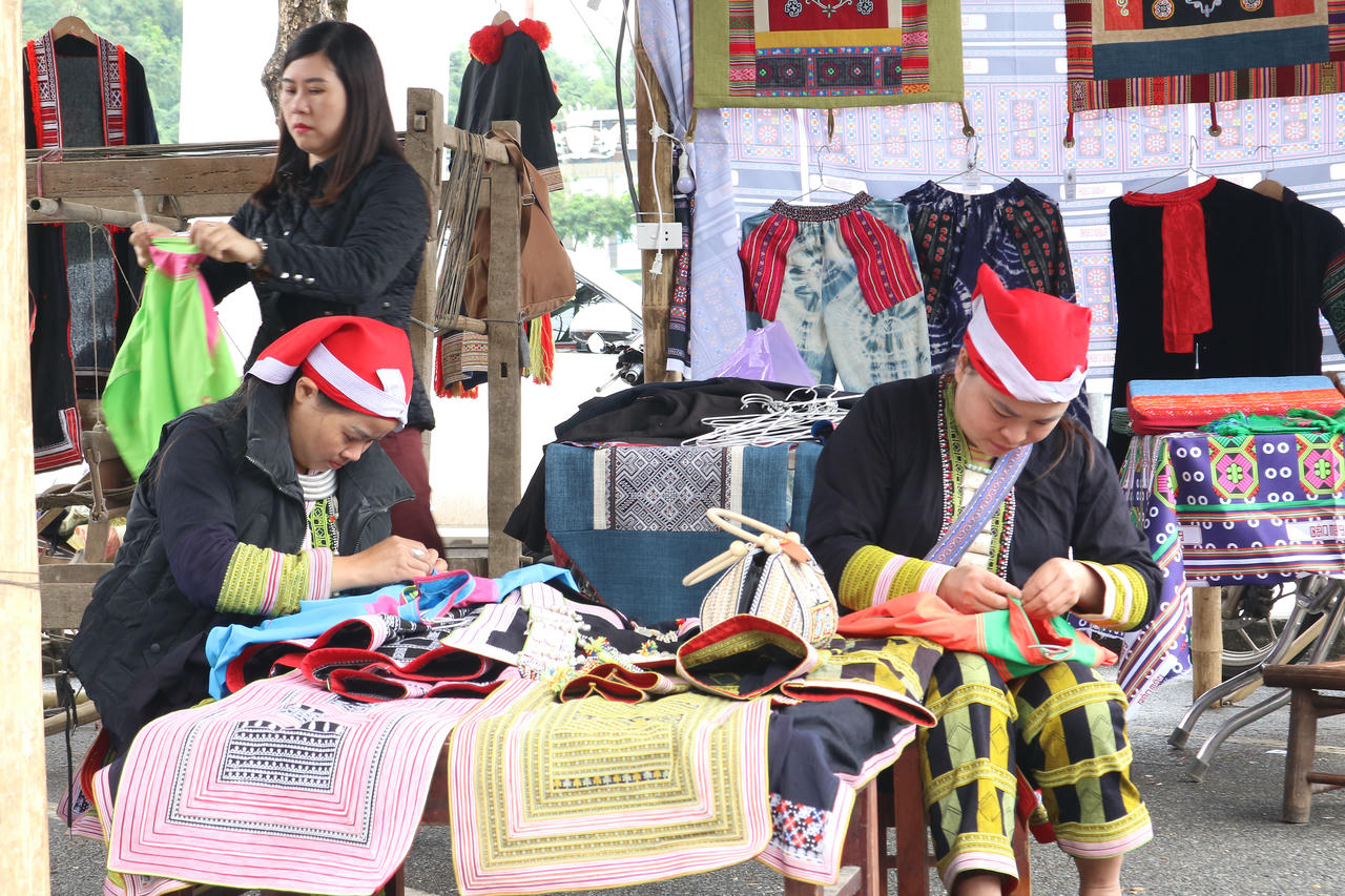 Khai mạc không gian “Chợ Cốc Lếu xưa”: Sống dậy ký ức một vùng chợ cổ Lào Cai