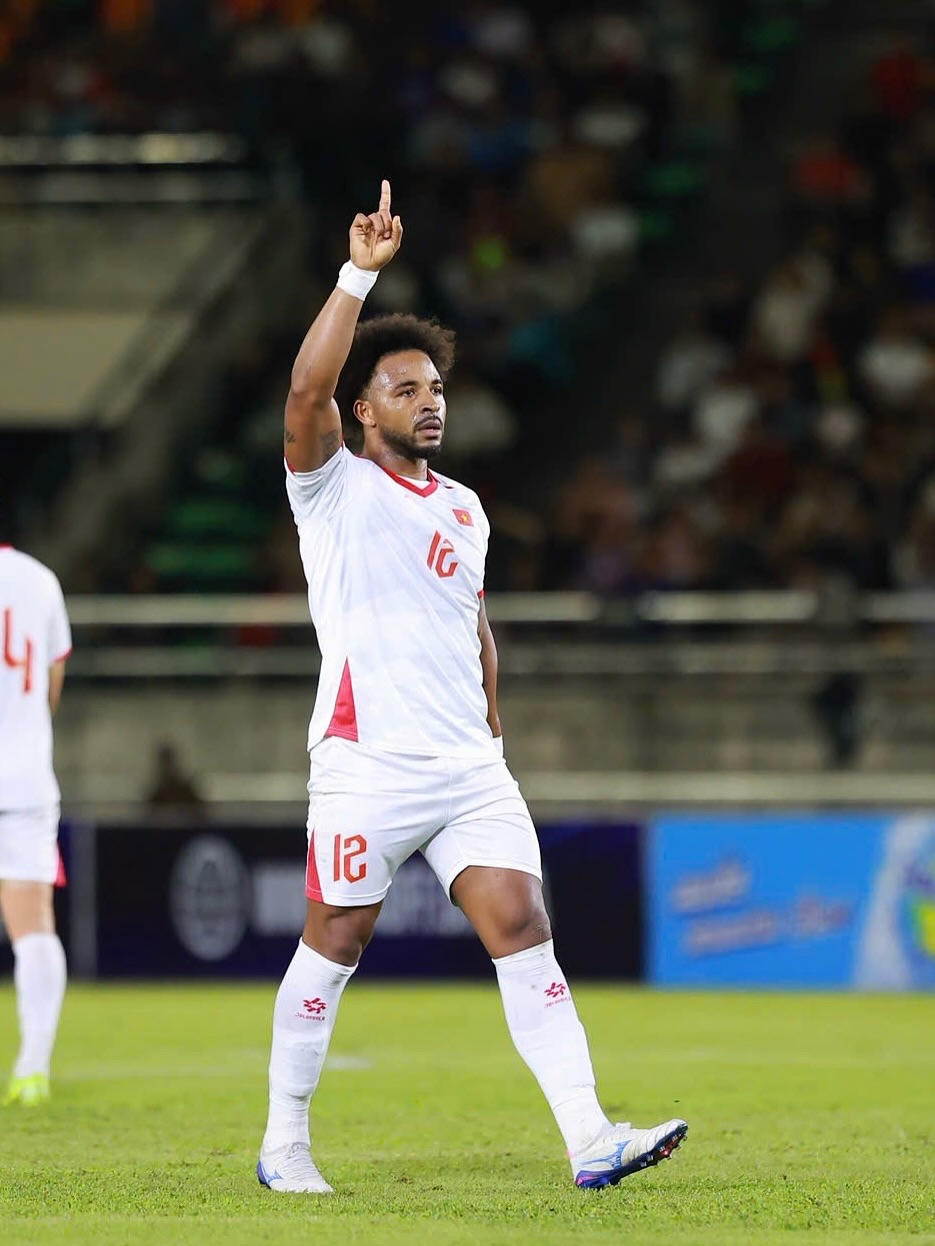 HLV Kim Sang Sik nói về việc sử dụng sơ đồ trong trận thắng Lào