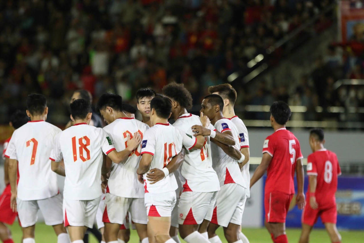 Đội tuyển Việt Nam về nước