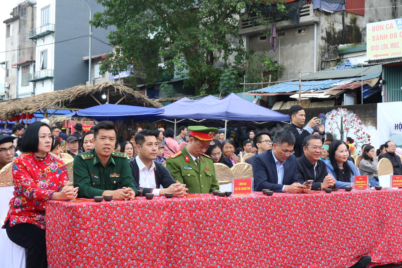 Các đại biểu tham dự.