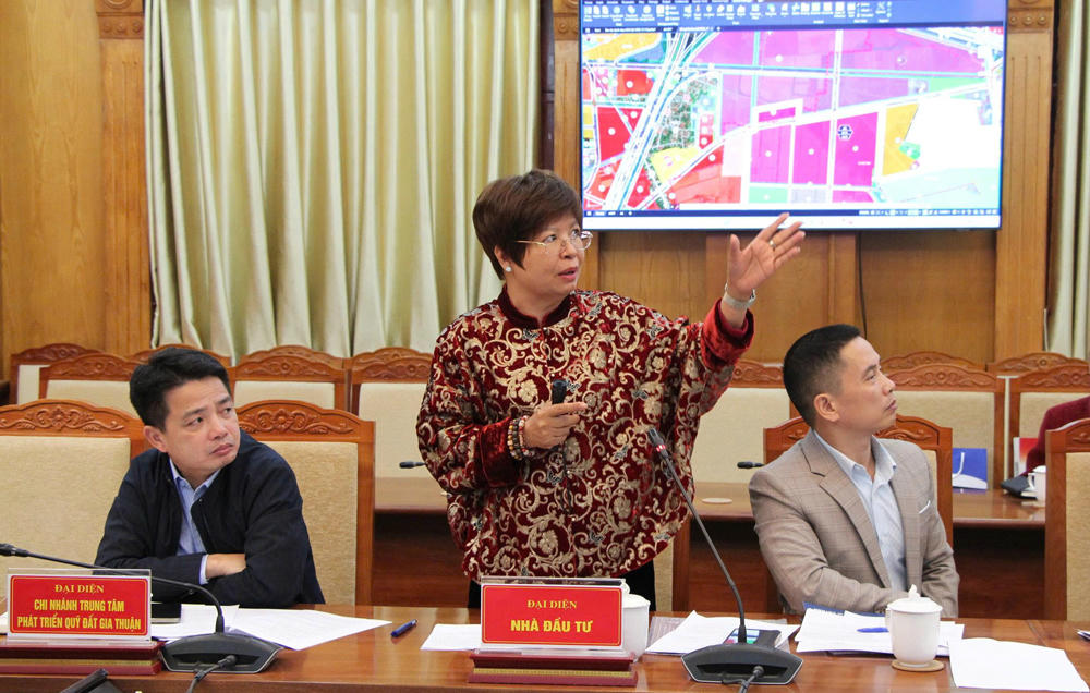 Đại diện chủ đầu tư phát biểu tại hội nghị.