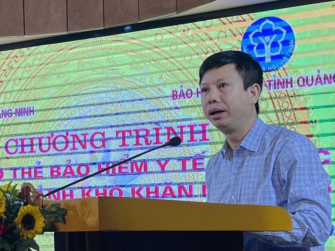 Phó Giám đốc Bảo hiểm xã hội tỉnh Quảng Ninh Nguyễn Huy Thông phát biểu tại hội nghị.