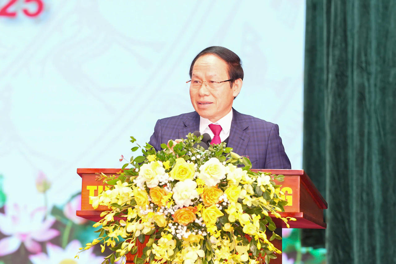 Ủy viên Trung ương Đảng, Bí thư Thành ủy, Trưởng đoàn ĐBQH Hải Phòng Lê Tiến Châu phát biểu chỉ đạo tại hội nghị.