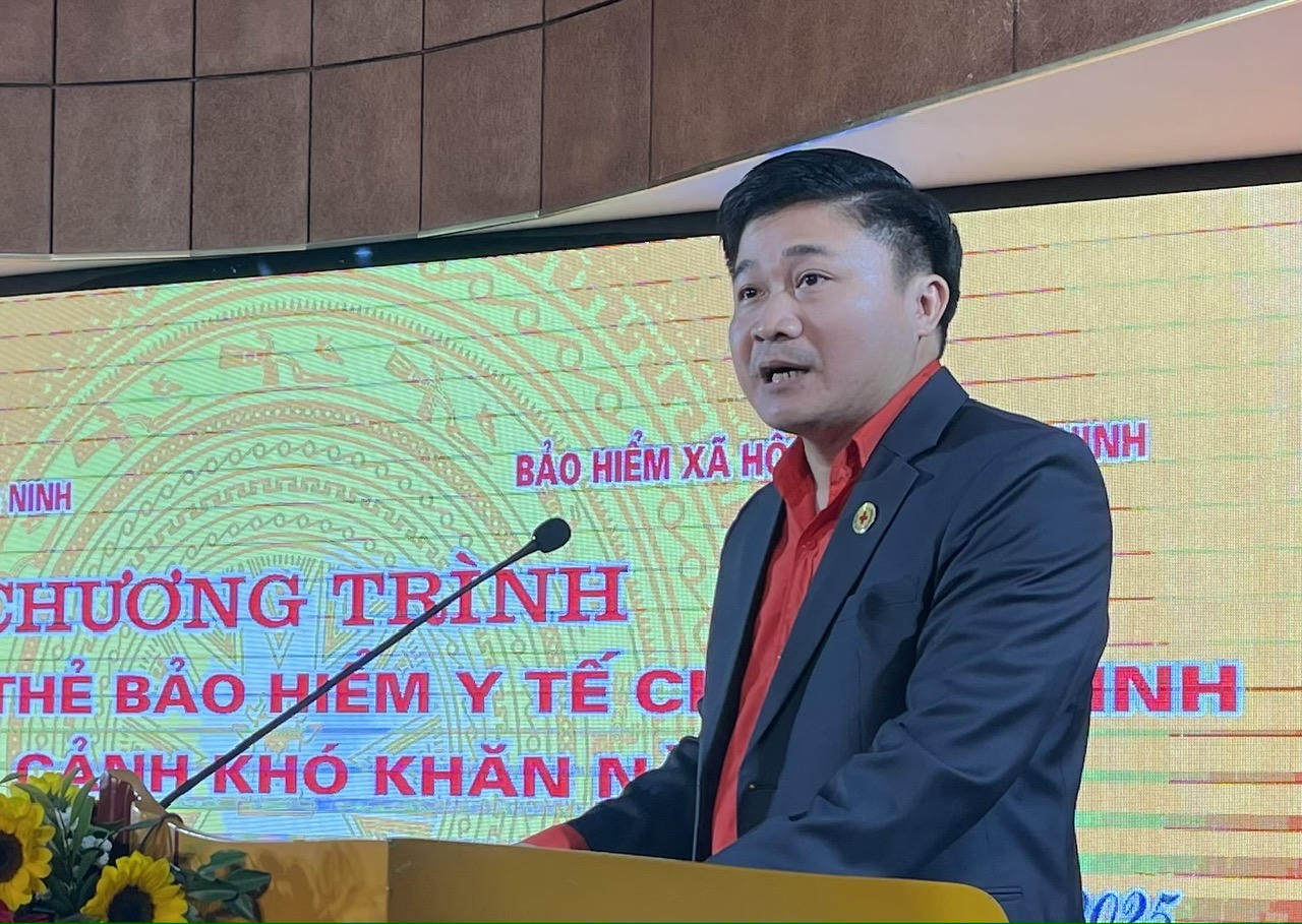 Chủ tịch Hội CTĐ tỉnh Quảng Ninh Lý Văn Thành phát biểu tại hội nghị.