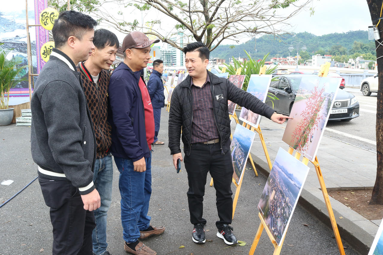 Khai mạc không gian “Chợ Cốc Lếu xưa”: Sống dậy ký ức một vùng chợ cổ Lào Cai