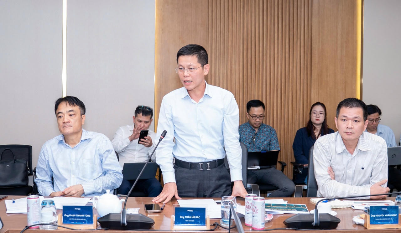 Tổng Giám đốc PTSC Trần Bắc Hà phát biểu tại cuộc họp.