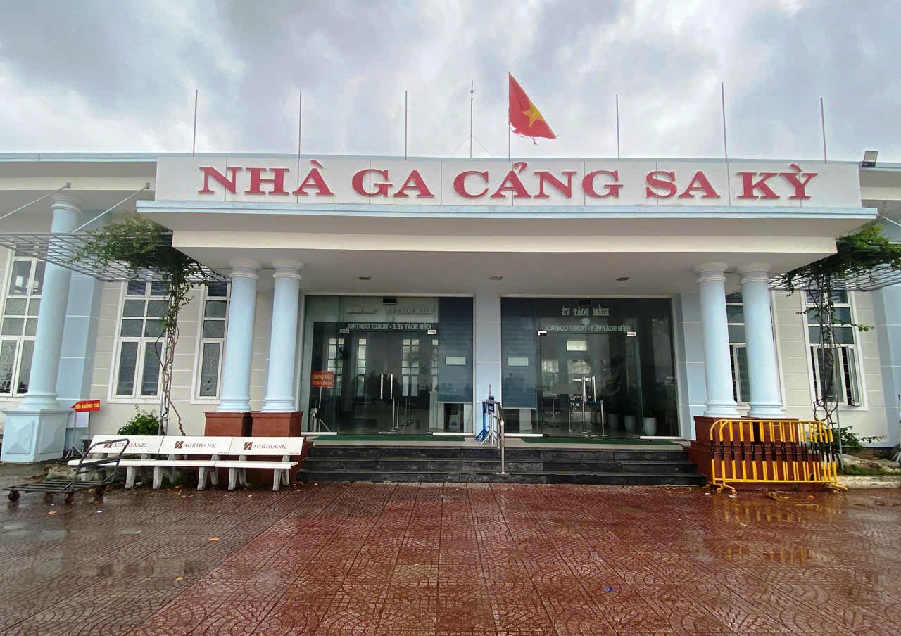 Nhà ga cảng Sa Kỳ (Quảng Ngãi) đóng cửa trong sáng 19/11.