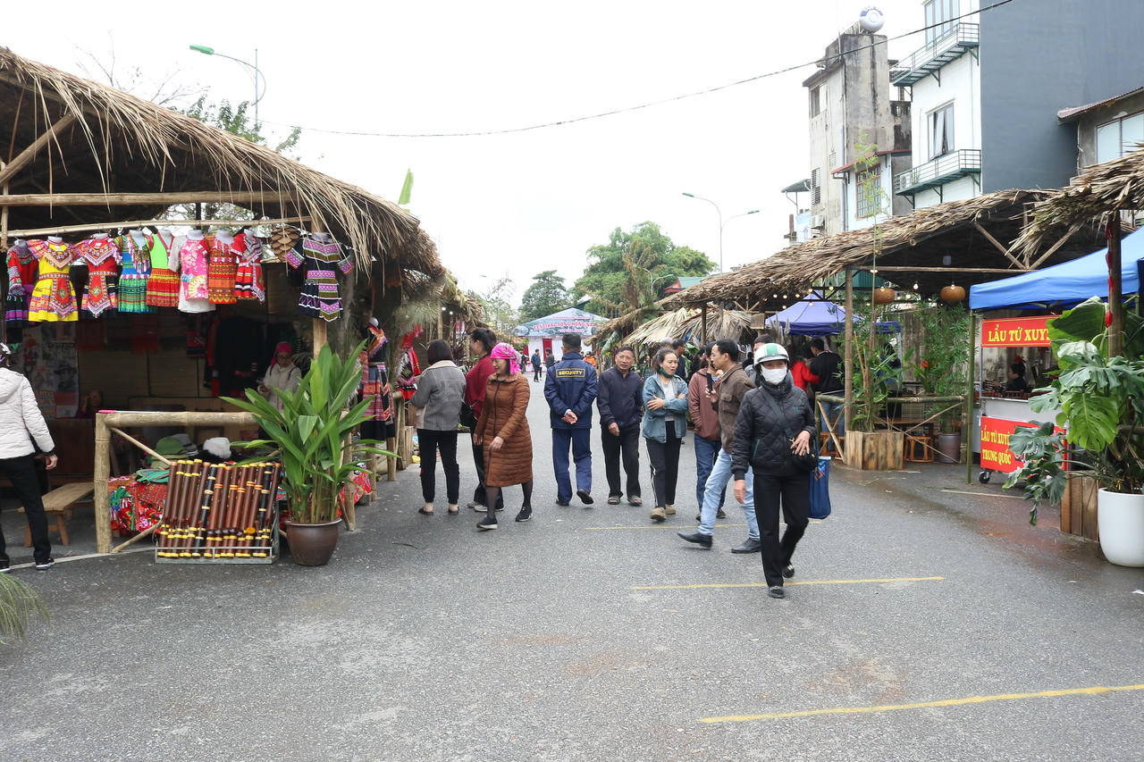 Khai mạc không gian “Chợ Cốc Lếu xưa”: Sống dậy ký ức một vùng chợ cổ Lào Cai