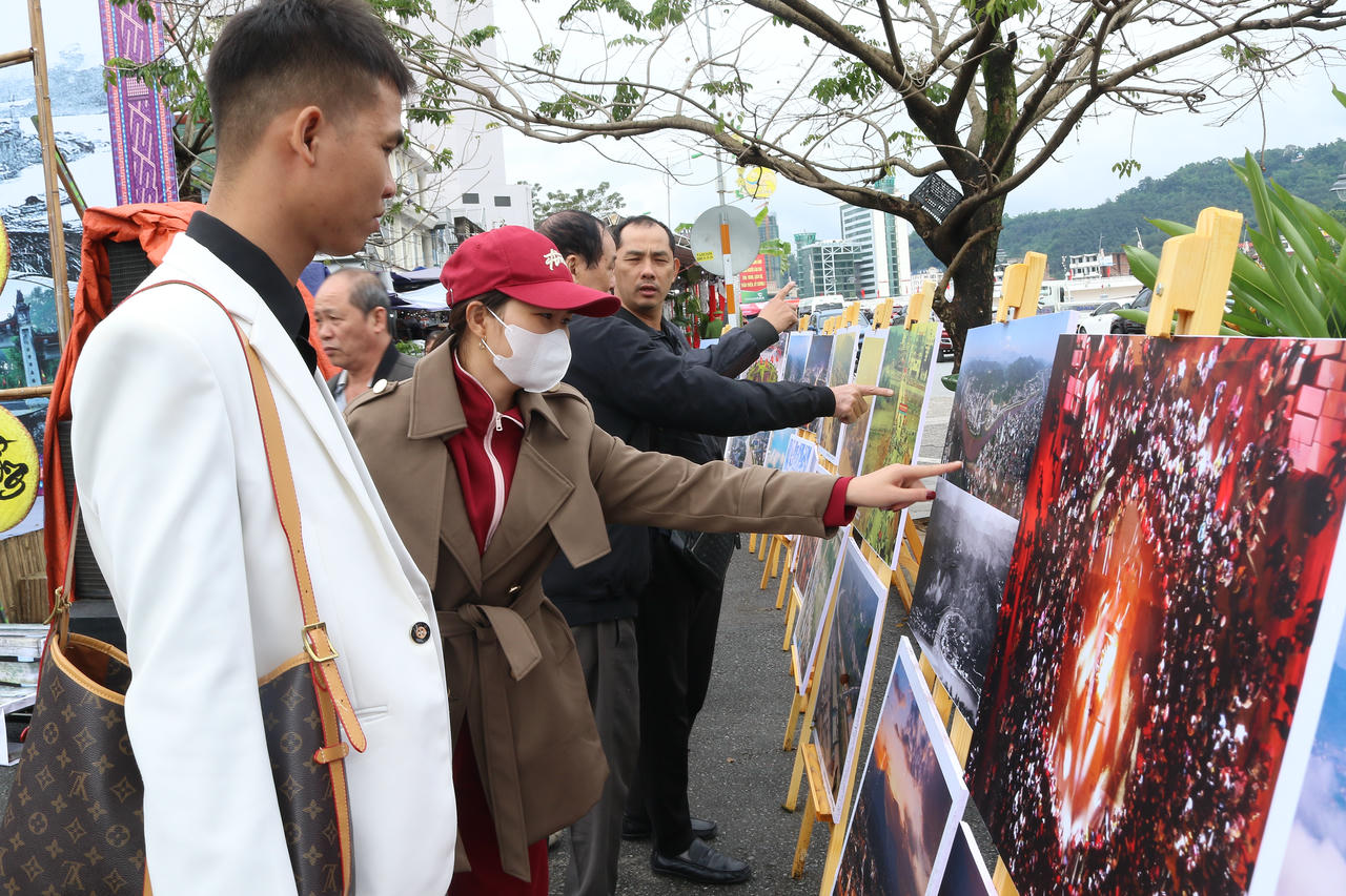 Khai mạc không gian “Chợ Cốc Lếu xưa”: Sống dậy ký ức một vùng chợ cổ Lào Cai