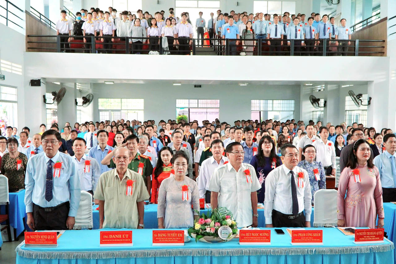 Quang cảnh buổi lễ.