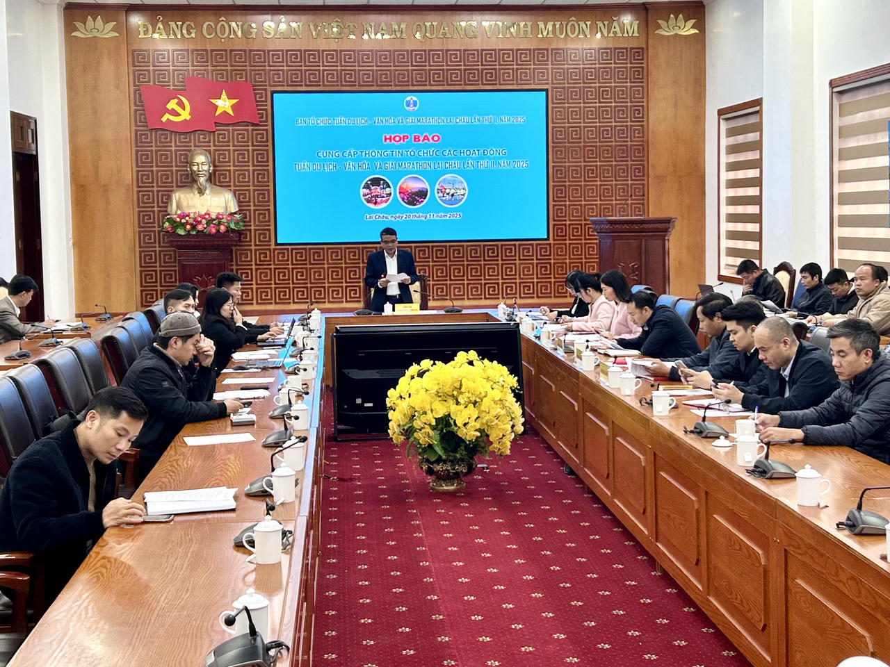 Quang cảnh buổi họp báo.