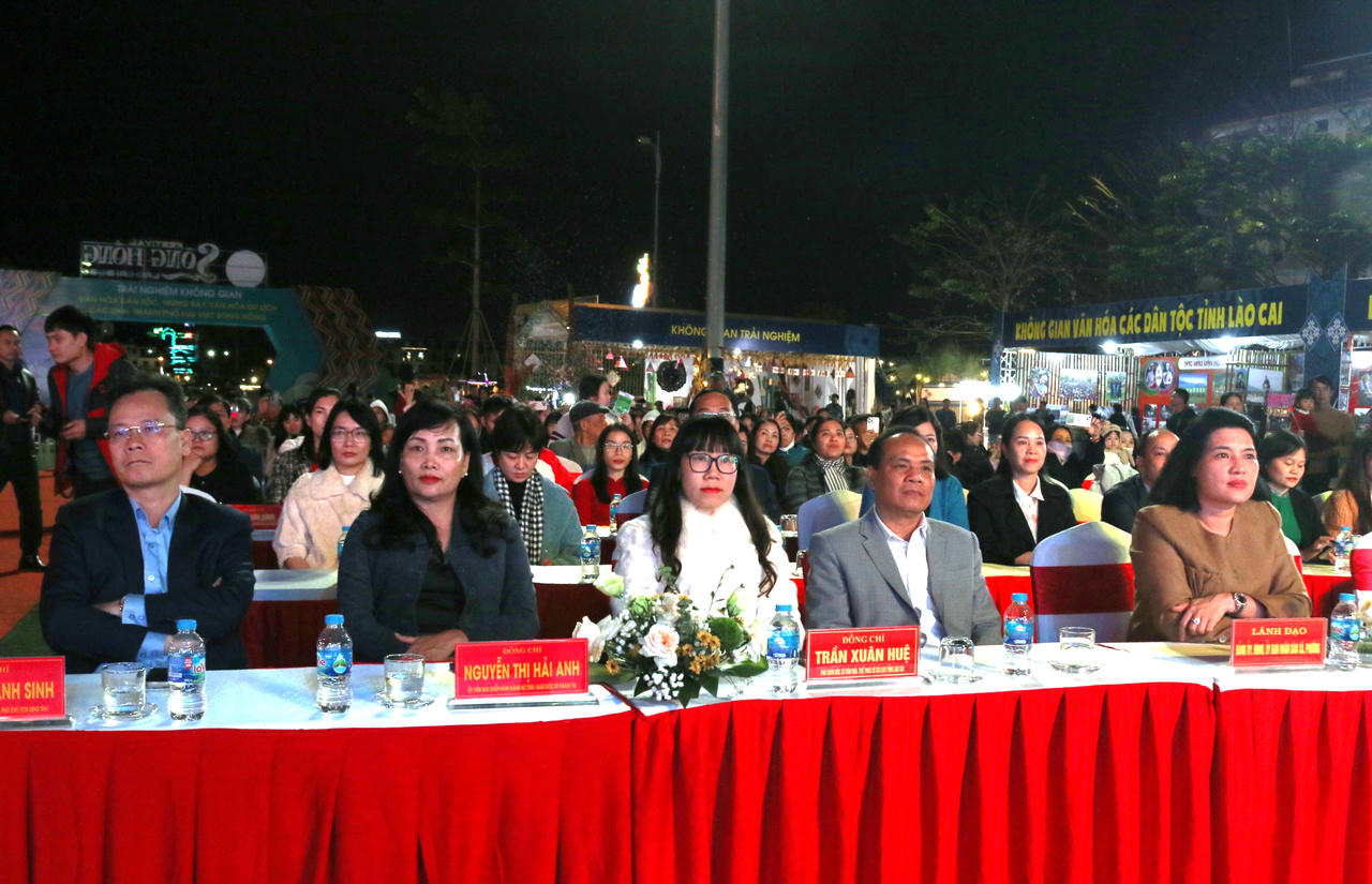 Không gian văn hóa các dân tộc Lào Cai: Điểm nhấn rực rỡ của Festival Sông Hồng 2025