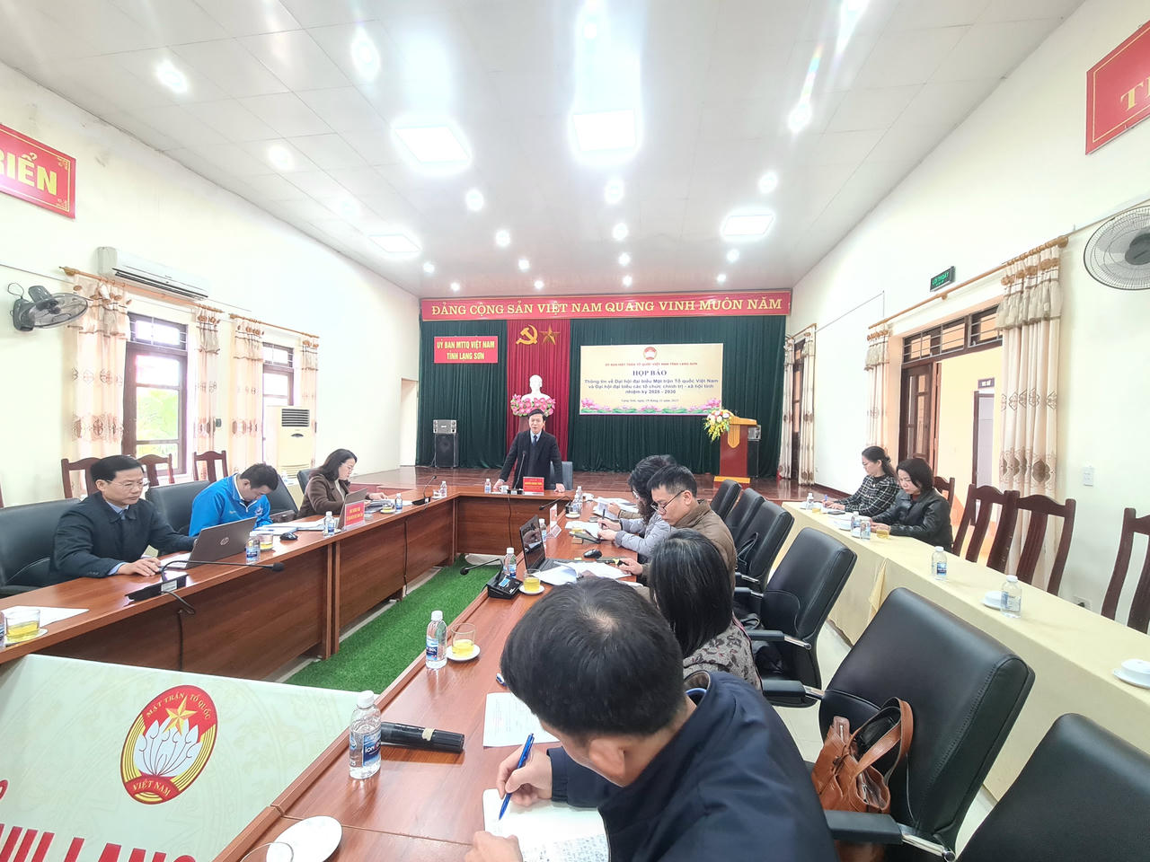 Quang cảnh buổi họp báo.