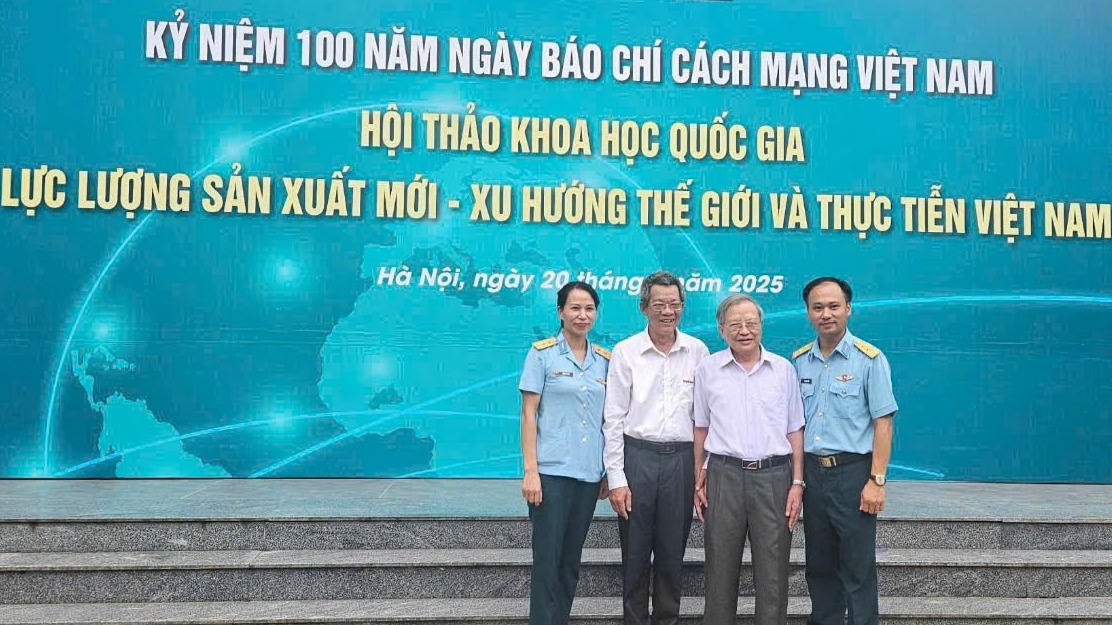 "Bầu trời A80": Chuyện tình “thăng hoa” trong nhiệm vụ đặc biệt của đôi vợ chồng Nhà giáo quân đội