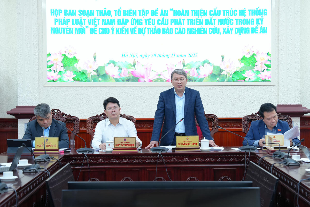 Bộ trưởng Nguyễn Hải Ninh kết luận cuộc họp.