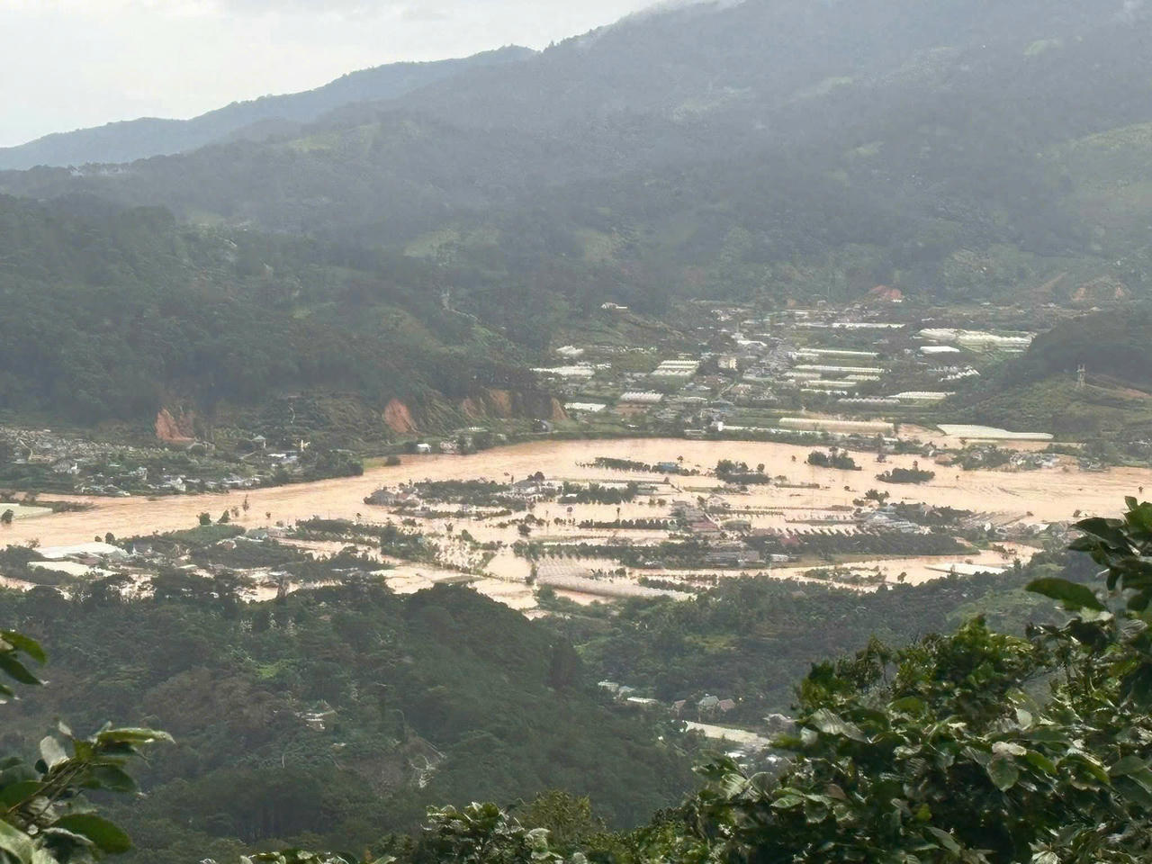 Mưa lũ gây ngập lụt nhiều khu vực ở Lâm Đồng.