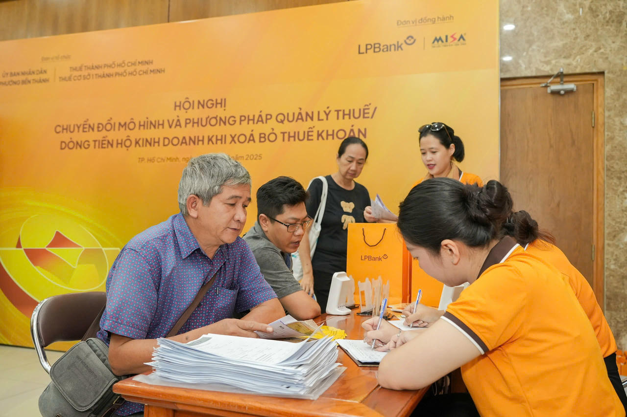 LPBank hỗ trợ hộ kinh doanh, tiểu thương thích ứng mô hình thuế mới