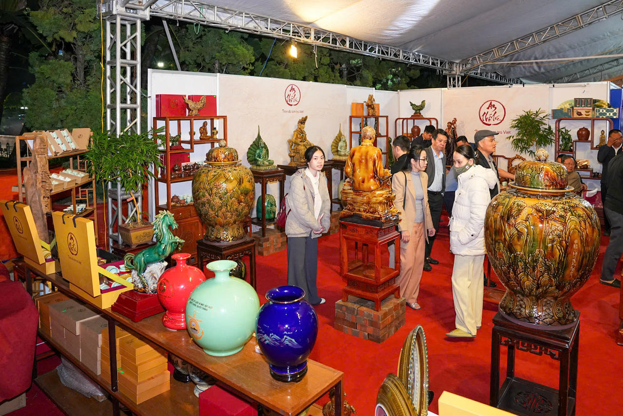 Gian hàng thủ công tham gia Triển lãm.