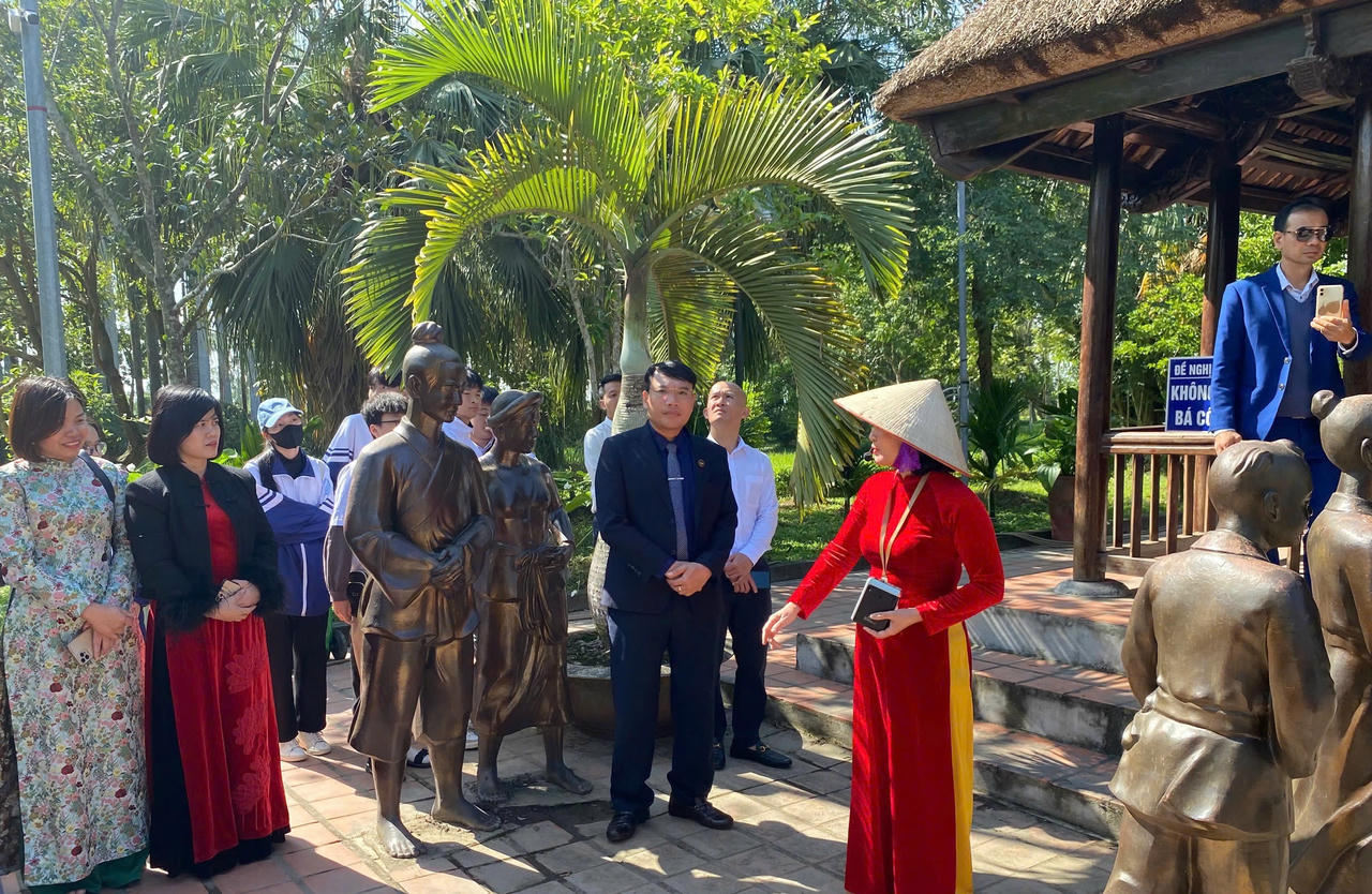 Khảo sát, xây dựng tour “Hải Phòng - Linh khí Trạng Trình” phục vụ hồ sơ đề nghị UNESCO vinh danh Trạng Trình Nguyễn Bỉnh Khiêm
