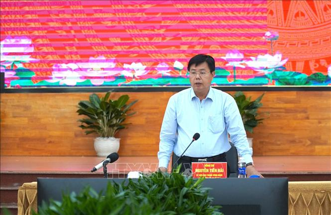 Ông Nguyễn Tiến Hải - Bí thư Tỉnh ủy An Giang phát biểu chỉ đạo tại cuộc họp. Ảnh: TTXVN
