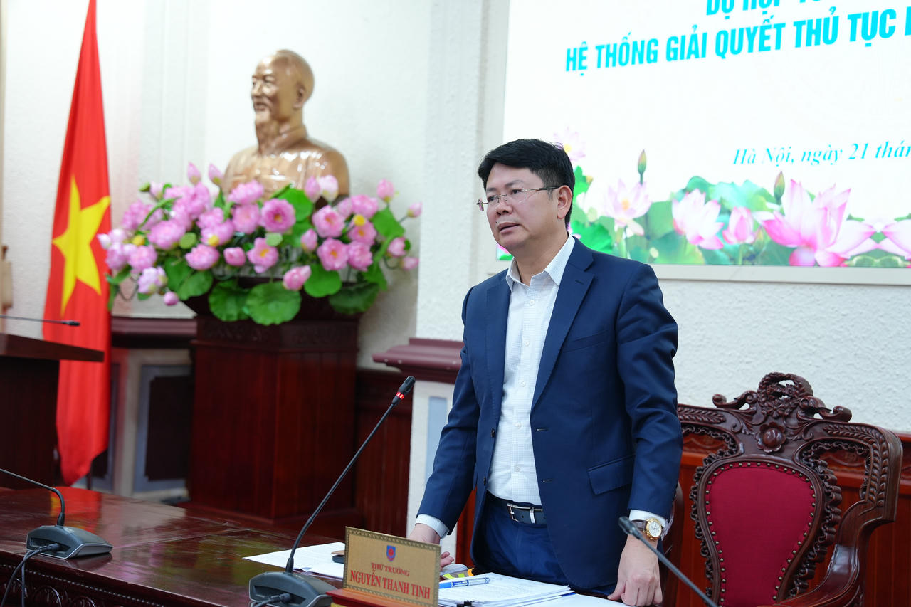 Thứ trưởng Nguyễn Thanh Tịnh mong muốn Hệ thống giải quyết TTHC thống nhất của ngành Tư pháp được triển khai sớm, làm mẫu cho cả nước. (Ảnh: PV)