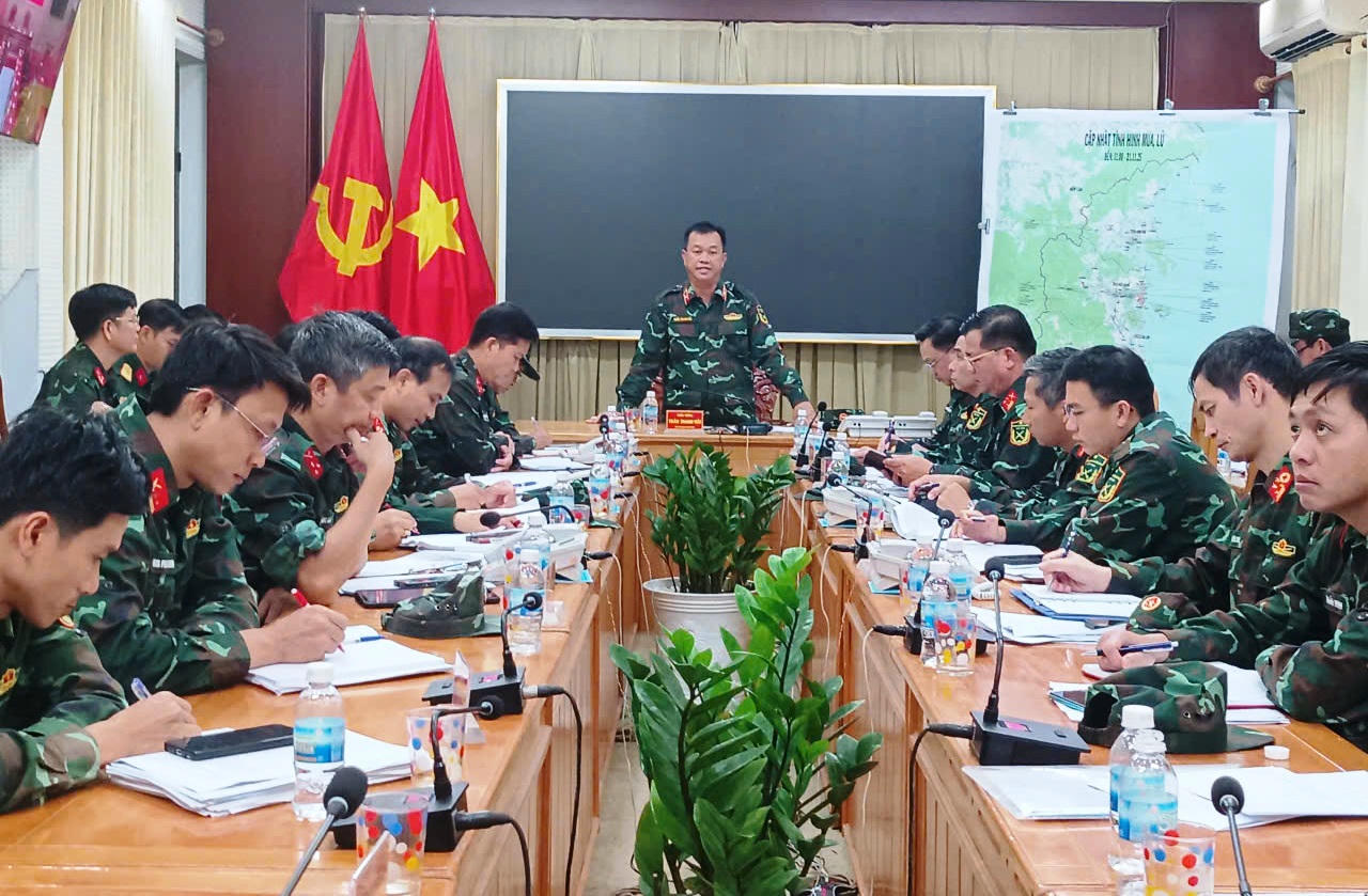 Quang cảnh cuộc họp.