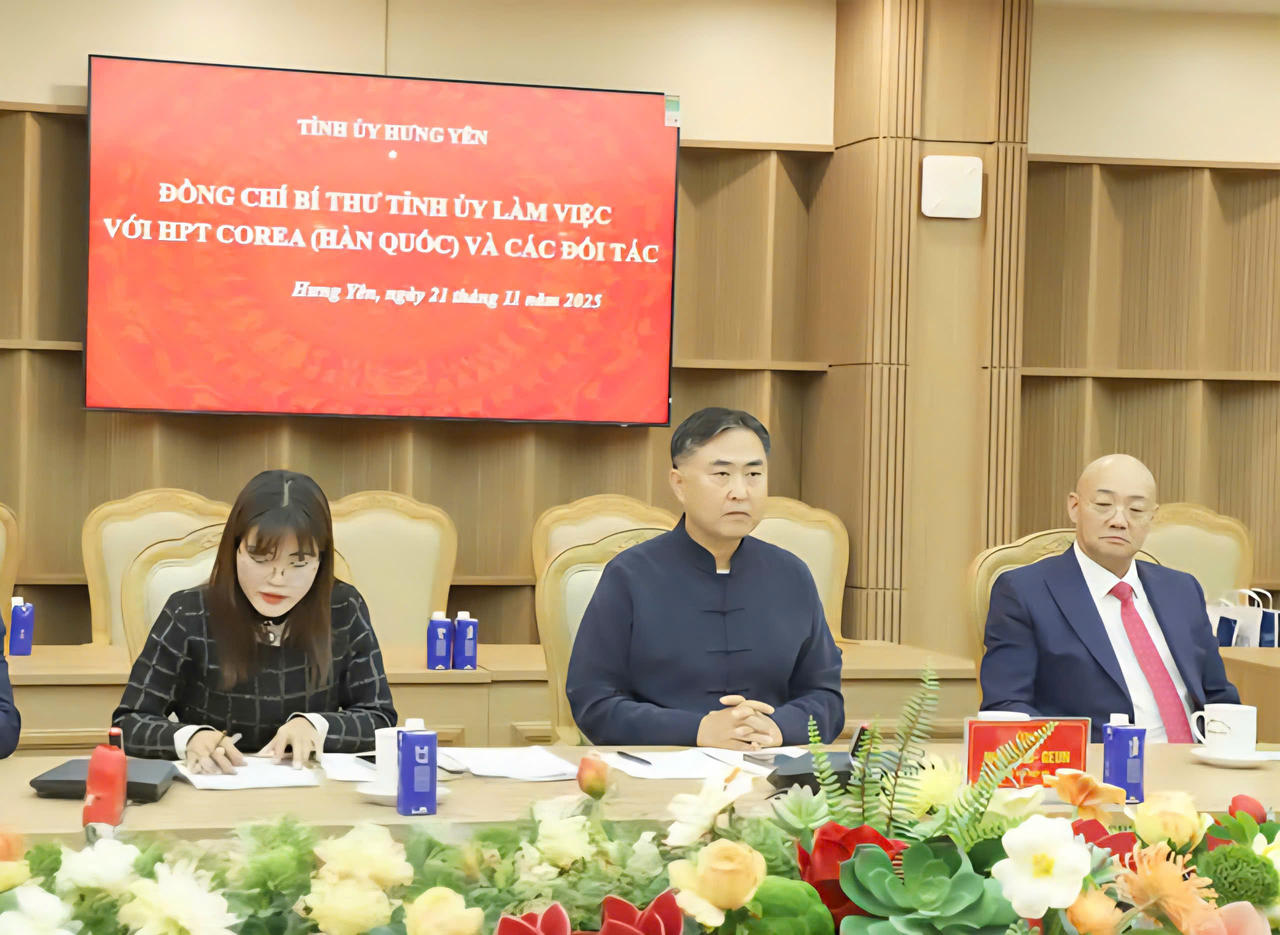 Ông Woo Su-geun, Chủ tịch Hiệp hội Doanh nghiệp Toàn cầu Hàn Quốc - Trung Quốc, cùng đoàn công tác