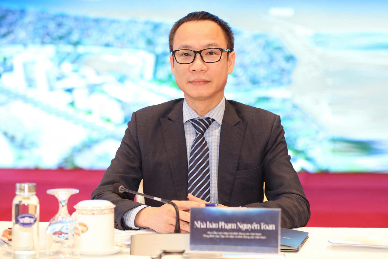 Nhà báo Phạm Nguyễn Toan, Phó Chủ tịch Hiệp hội Bất động sản Việt Nam, Tổng Biên tập Tạp chí điện tử Bất động sản Việt Nam