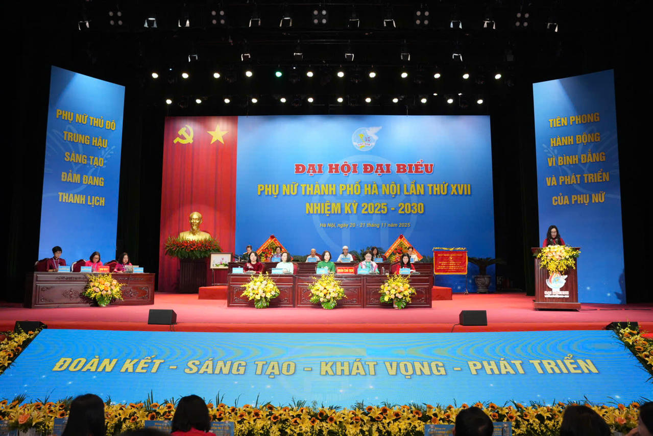 Đoàn Chủ tịch làm việc tại Đại hội.&nbsp;