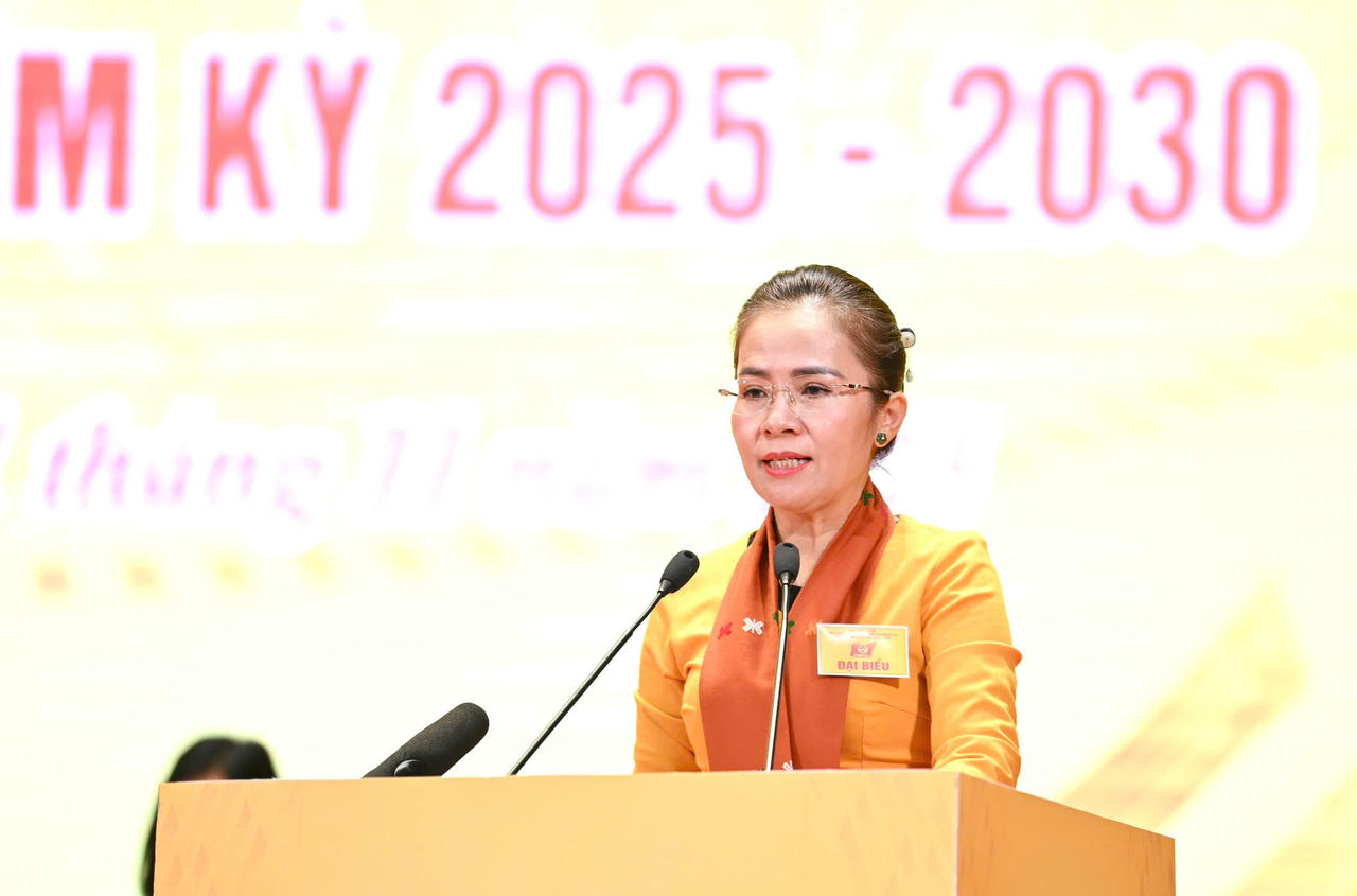 Bà Võ Thị Minh Sinh, Phó Bí thư Tỉnh uỷ, Chủ tịch Uỷ ban MTTQ Việt Nam tỉnh Nghệ An khoá XV, Trưởng Đoàn đại biểu Quốc hôi tỉnh, tái cử Chủ tịch Uỷ ban MTTQ Việt Nam tỉnh khoá XVI.