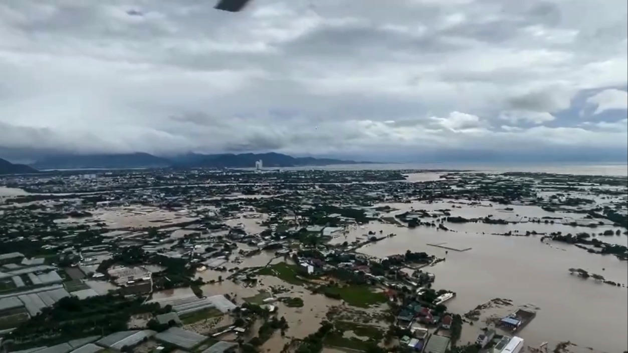 Mưa vừa, mưa to tiếp diễn, Đắk Lắk - Khánh Hòa vẫn ngập lụt