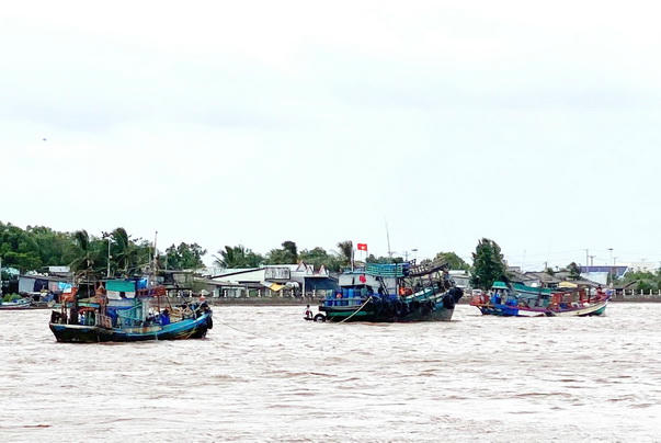 Cứu được 17  ngư dân gặp nạn trên biển Cà Mau 