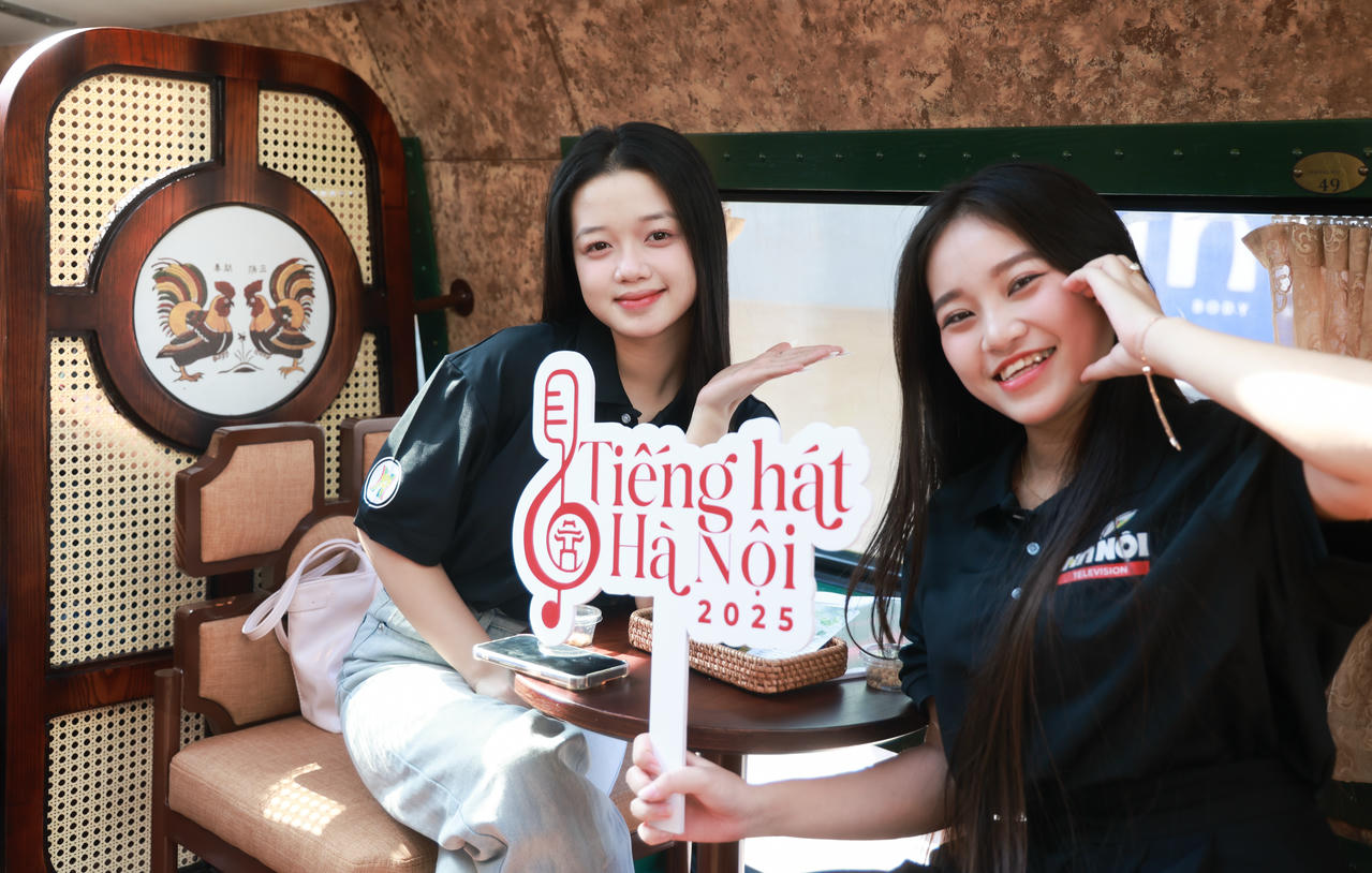 Các thí sinh trên hành trình trở thành người của công chúng, với trách nhiệm xã hội trong việc giữ gìn và bảo tồn di sản (Ảnh: Thái Hằng).