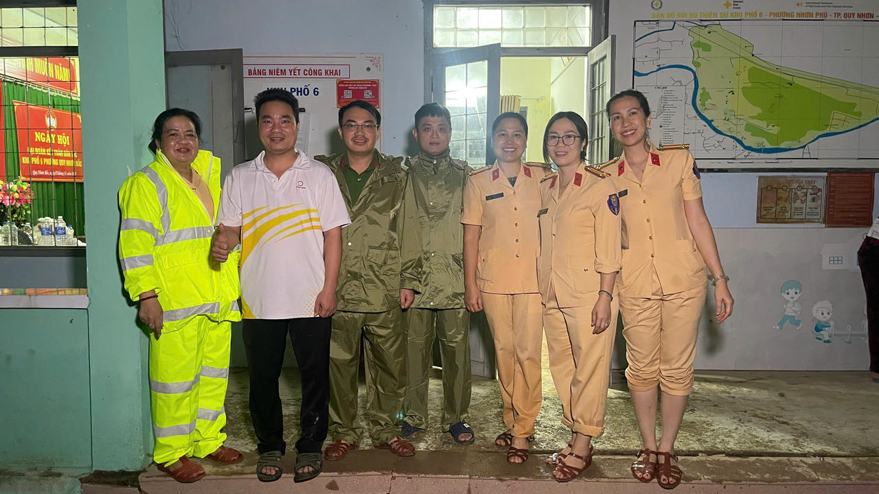 Những xe hàng cứu trợ của Hoa Sen Home và Nhựa Hoa Sen đến vùng lũ Khánh Hòa, Đắk Lắk và Gia Lai 