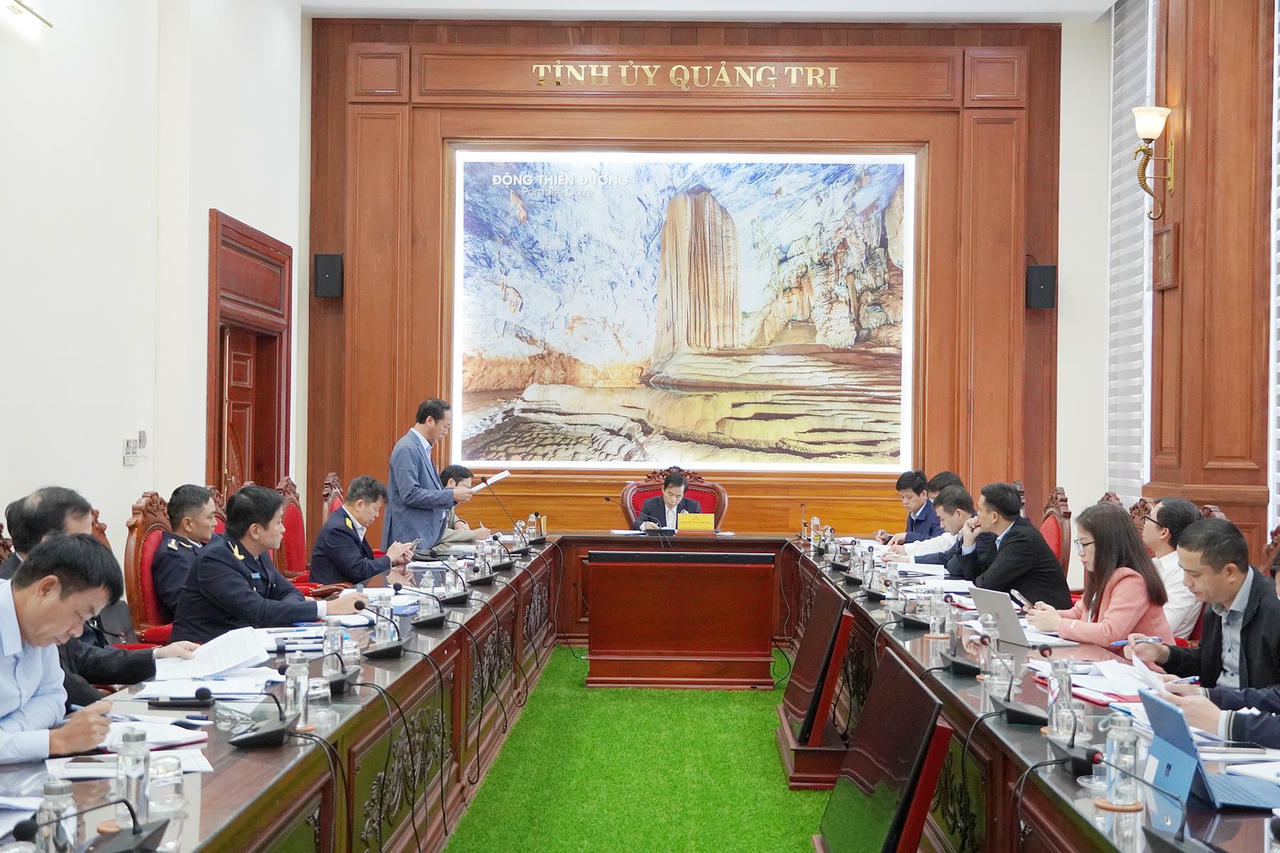 Toàn cảnh buổi làm việc.