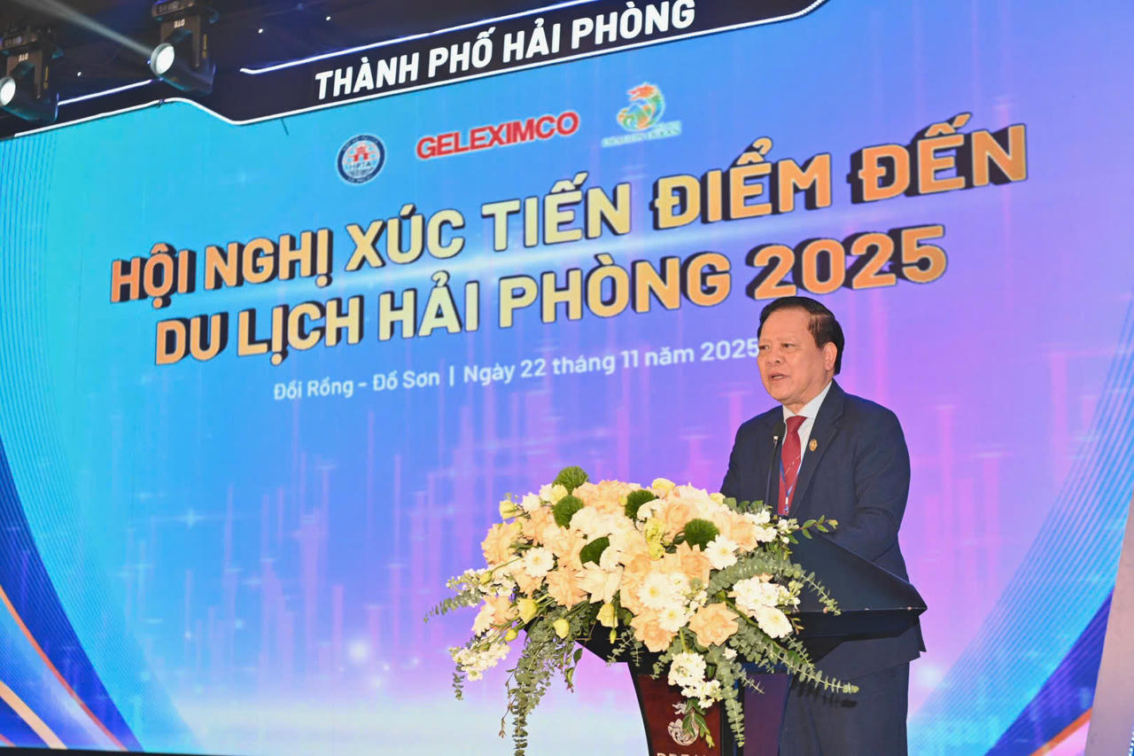 Chủ tịch Hiệp hội du lịch TP Hải Phòng Mai Xuân Thắng phát biểu tại Hội nghị.