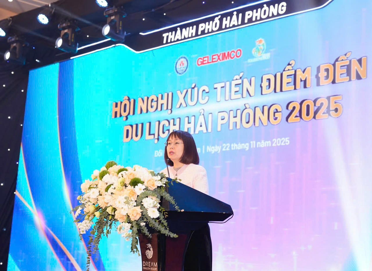 Phó Cục trưởng Cục Du lịch Quốc gia Việt Nam (Bộ Văn hoá, Thể thao và Du lịch) Nguyễn Thị Hoa phát biểu tại Hội nghị.