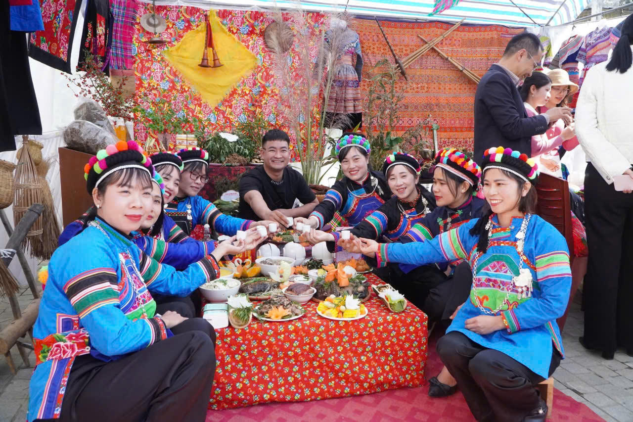“Mâm cơm các dân tộc xã Bắc Hà” - rực rỡ sắc màu ẩm thực cao nguyên trắng