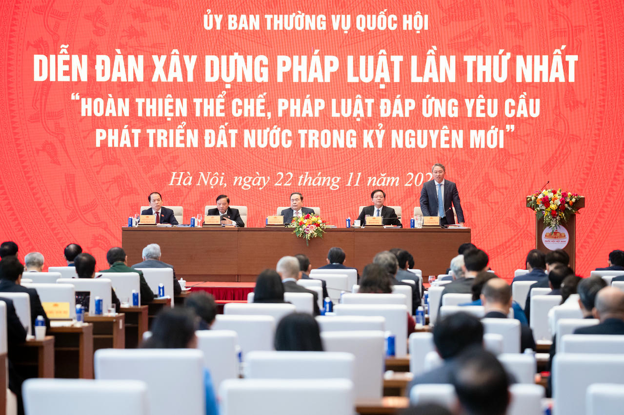 Đổi mới, nâng cao chất lượng công tác xây dựng pháp luật, hoàn thiện thể chế