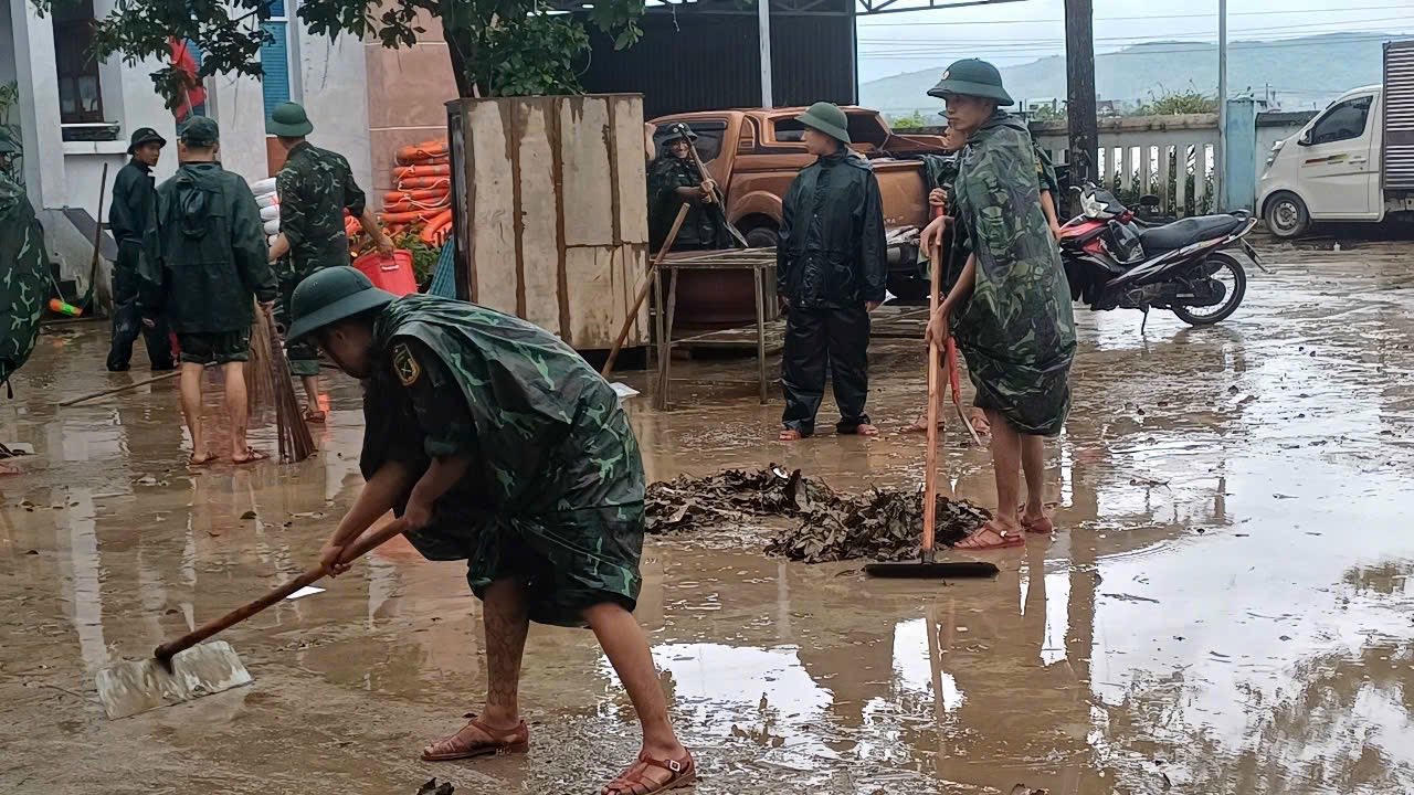 Sớm ổn định cuộc sống cho nhân dân Đắk Lắk sau lũ