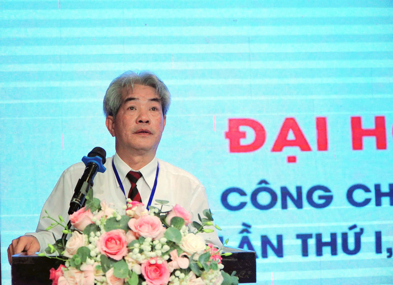 Ông Trần Văn Khái, Chủ tịch Hội Công chứng viên tỉnh An Giang phát biểu tại đại hội