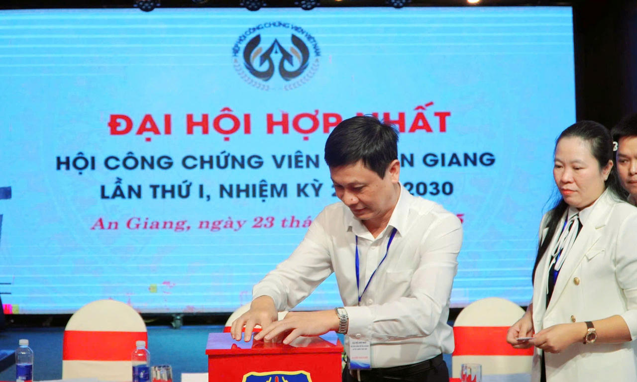 Ông Trần Văn Khái giữ chức Chủ tịch Hội Công chứng viên tỉnh An Giang