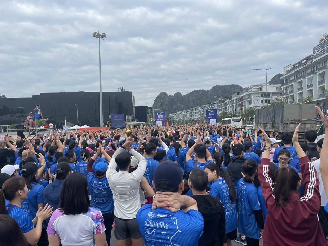 Runner 70 quốc gia tranh tài bên bờ Di sản thiên nhiên thế giới vịnh Hạ Long