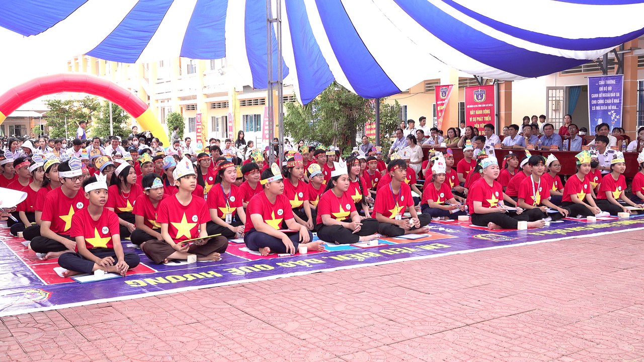 Hun đúc tình yêu biển, đảo quê hương cho thế hệ trẻ