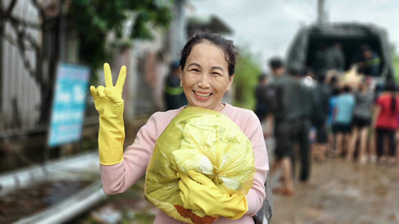 Những bếp lửa ấm tình đồng bào của người dân Đà Nẵng giữa tâm lũ Hòa Thịnh (Đắk Lắk)