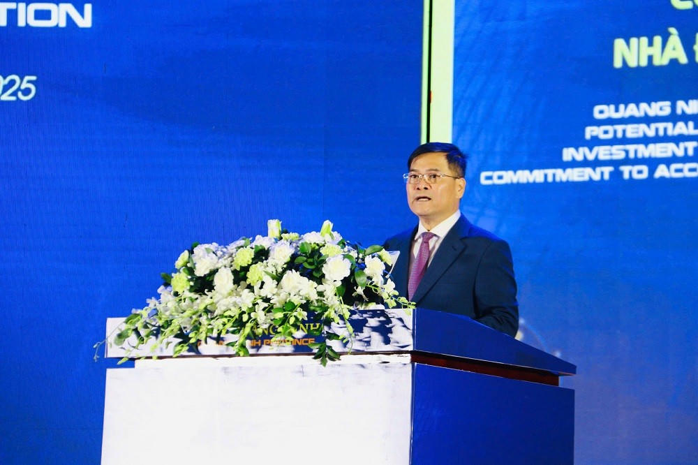 Chủ tịch UBND tỉnh Quảng Ninh Bùi Văn Khắng phát biểu tại Hội nghị.