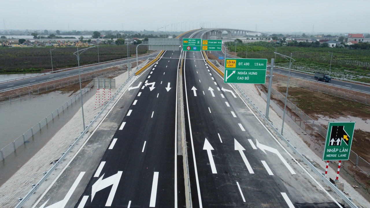 Đẩy nhanh tiến độ thực hiện dự án cao tốc Ninh Bình-Hải Phòng

