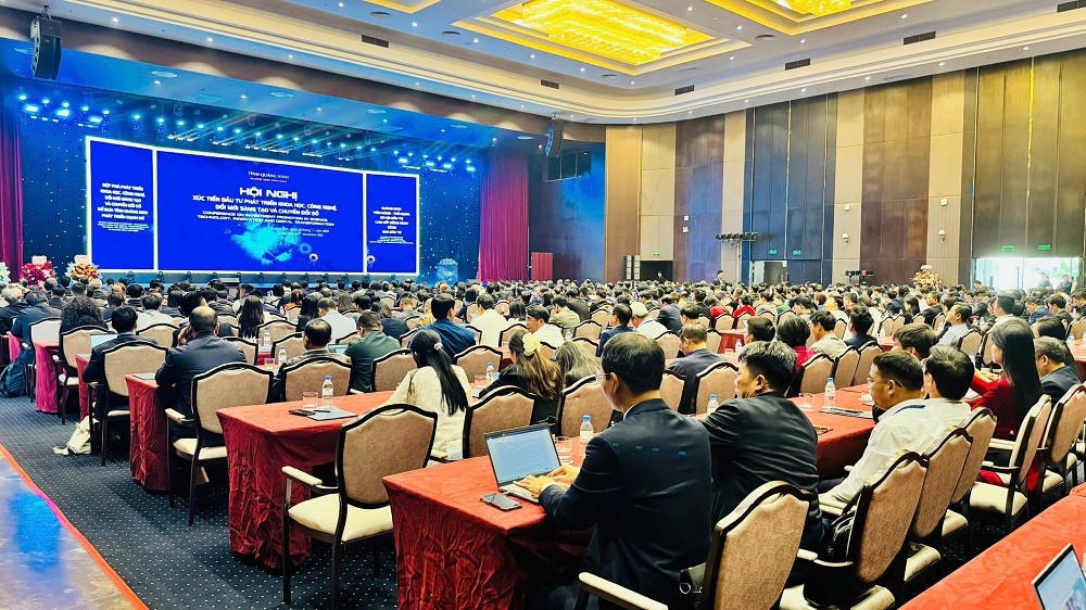 Hội nghị quy tụ hơn&nbsp;450 đại biểu trong nước và quốc tế.